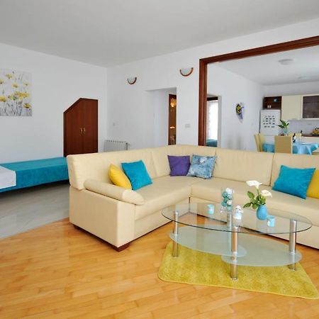 Apartments Roza โตรกีร์ ภายนอก รูปภาพ