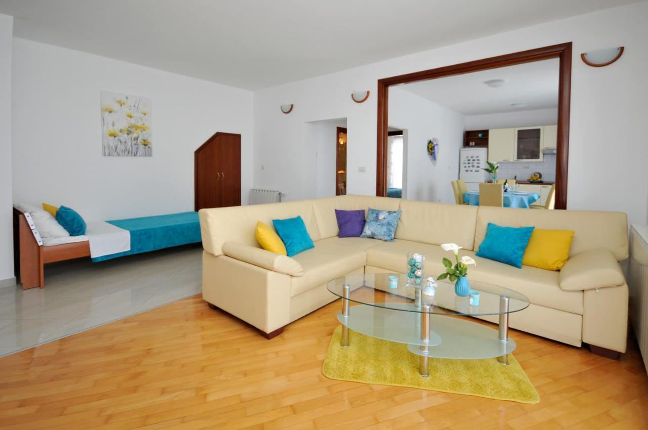 Apartments Roza โตรกีร์ ภายนอก รูปภาพ