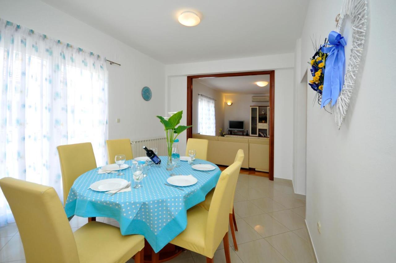 Apartments Roza โตรกีร์ ภายนอก รูปภาพ