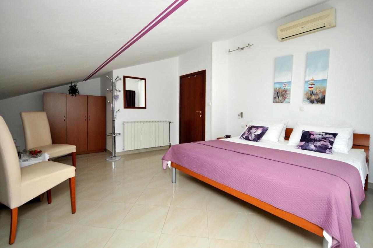 Apartments Roza โตรกีร์ ภายนอก รูปภาพ
