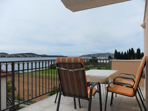 Apartments Roza โตรกีร์ ภายนอก รูปภาพ